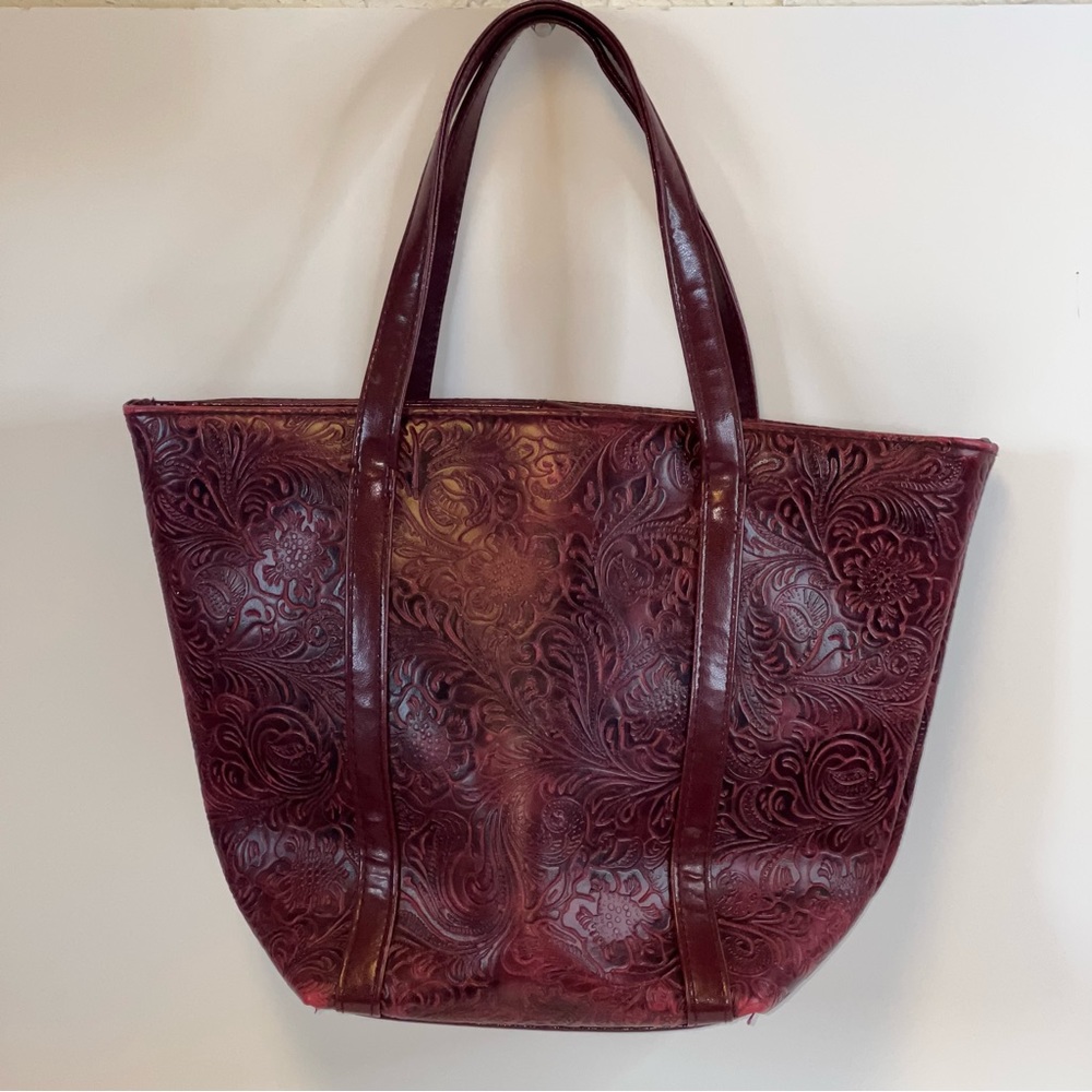 Victoria’s Secret Handbag  Snap Closure Inside Zip Pocket 12x9x4